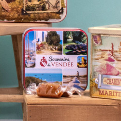 Boîte mini carrée souvenirs de Vendée caramel au beurre salé et à la fleur de sel de Vendée