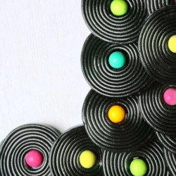 Présentoir Voyages Gourmands rouleaux de réglisse